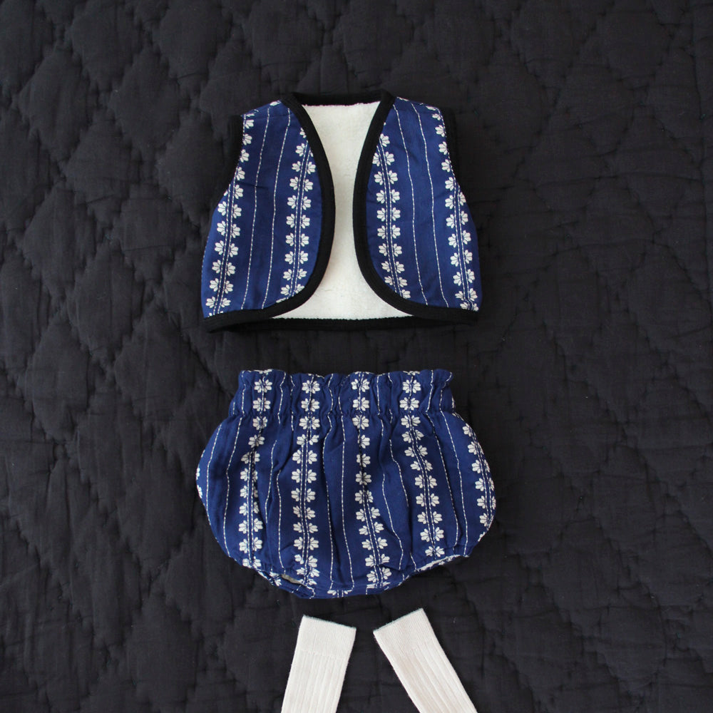 SALE Bonjour Reversible Baby & Kid's Vest Indigo Jacquard / Ecru Shearling | BIEN BIEN bienbienshop.comv